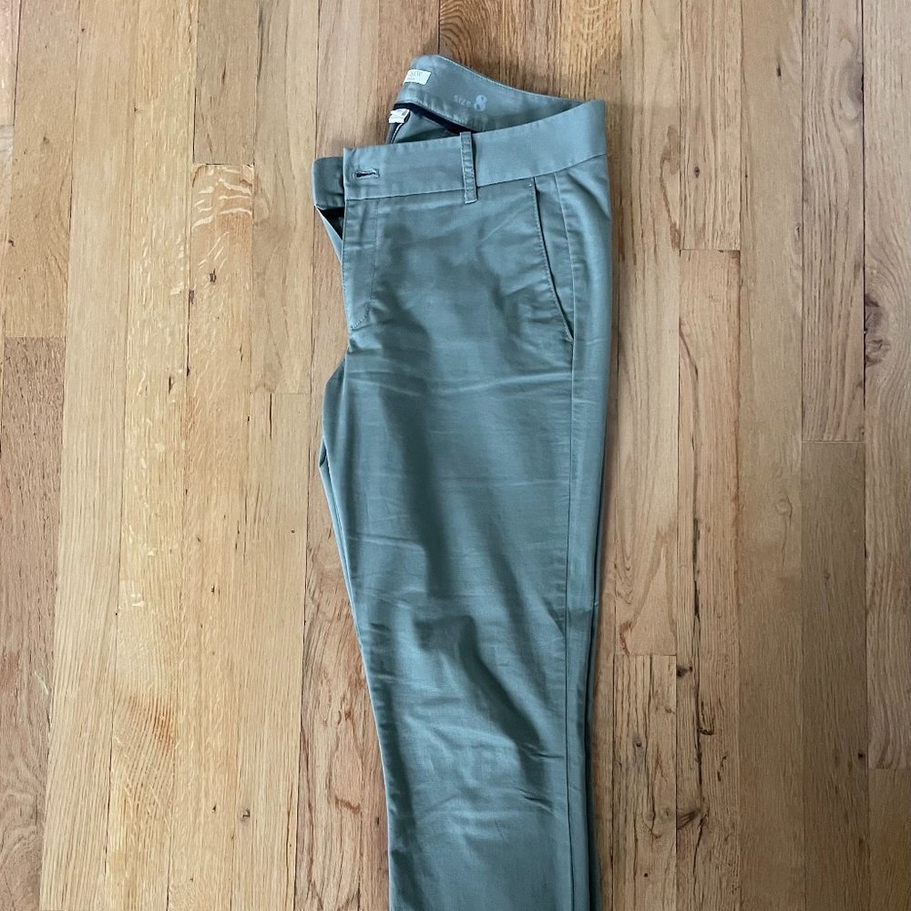 J.Crew “Frankie” Chino Pant size 8 - Light Olive Green